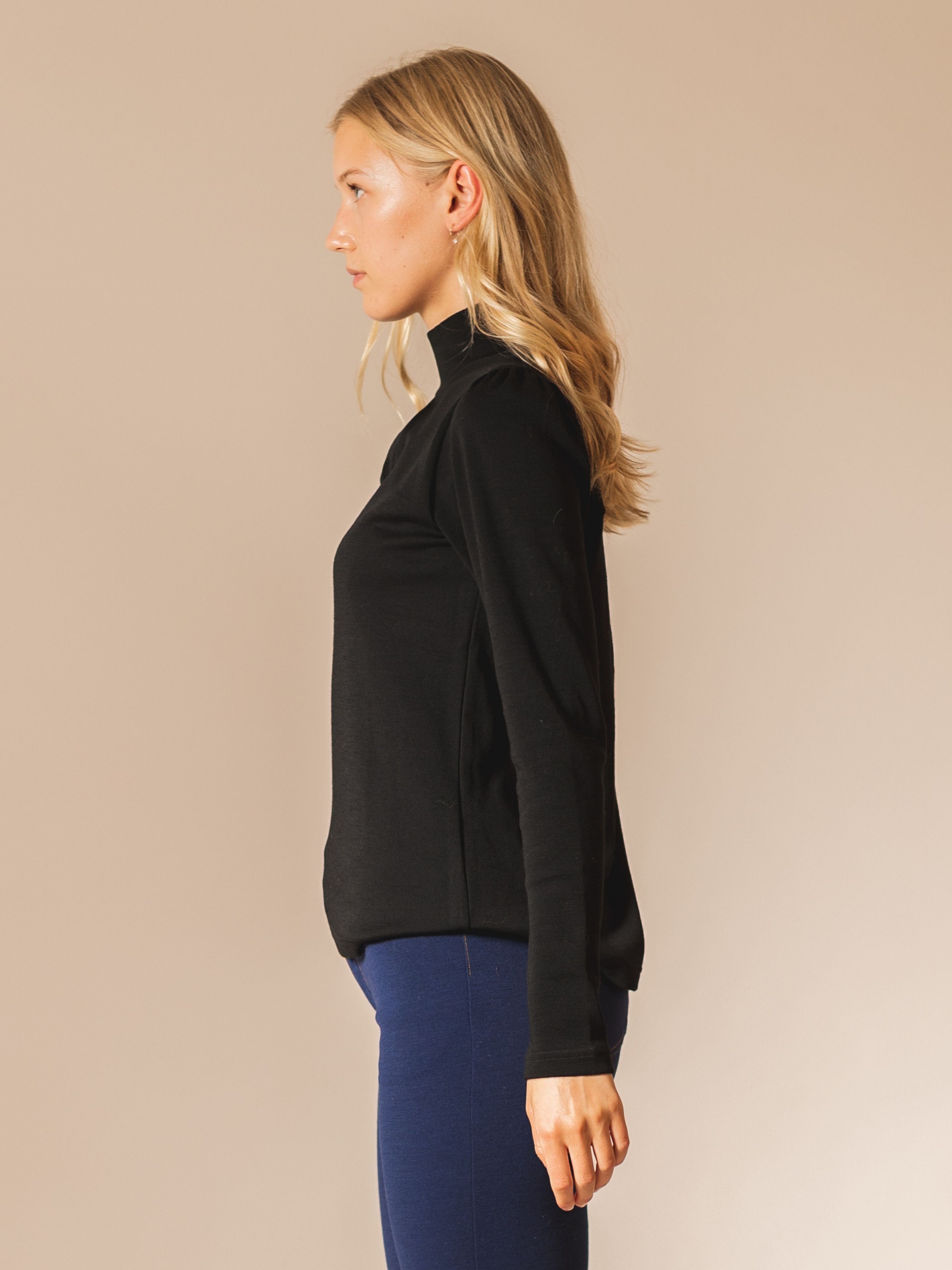 Blåhornet Merino Sweater Black