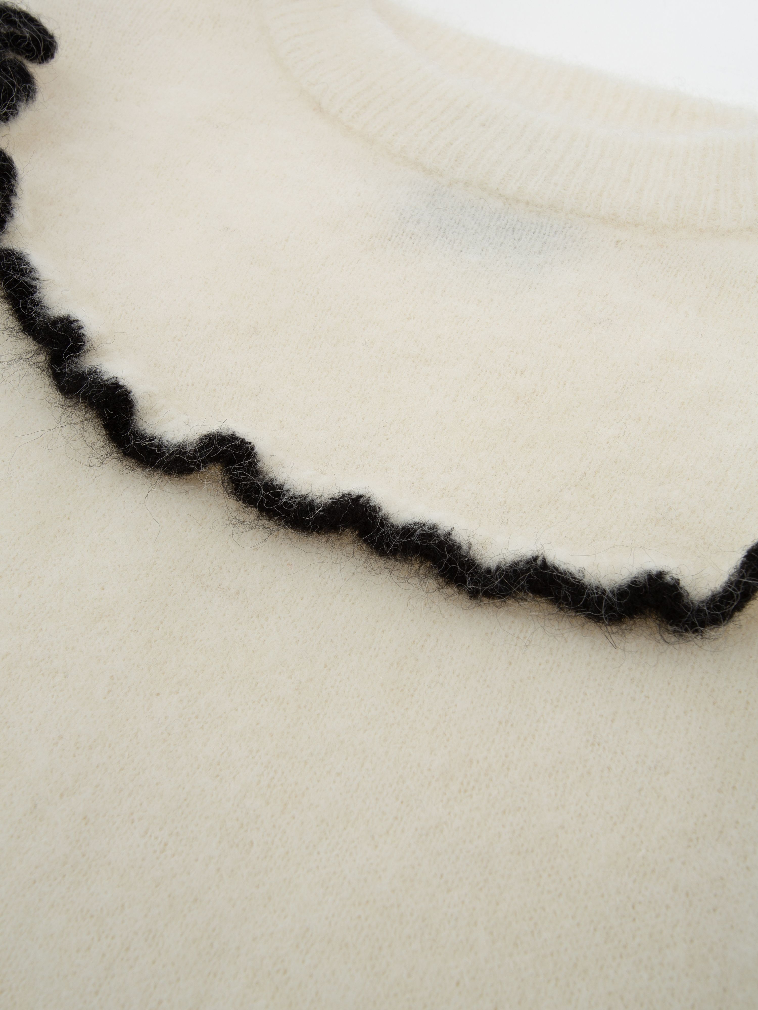 Jessheim Knitted sweater Cream