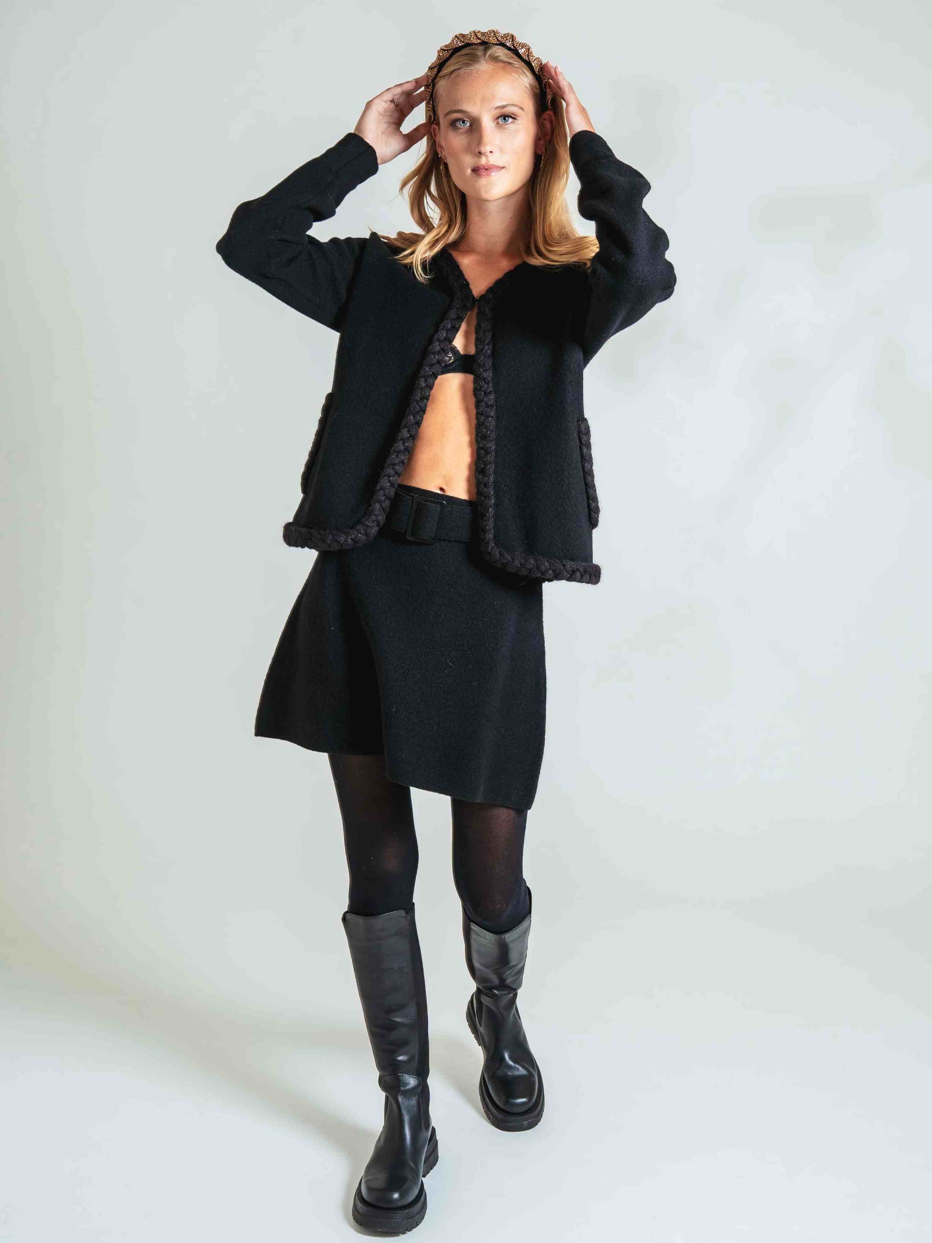 Trolltunga Bouclé Skirt Black