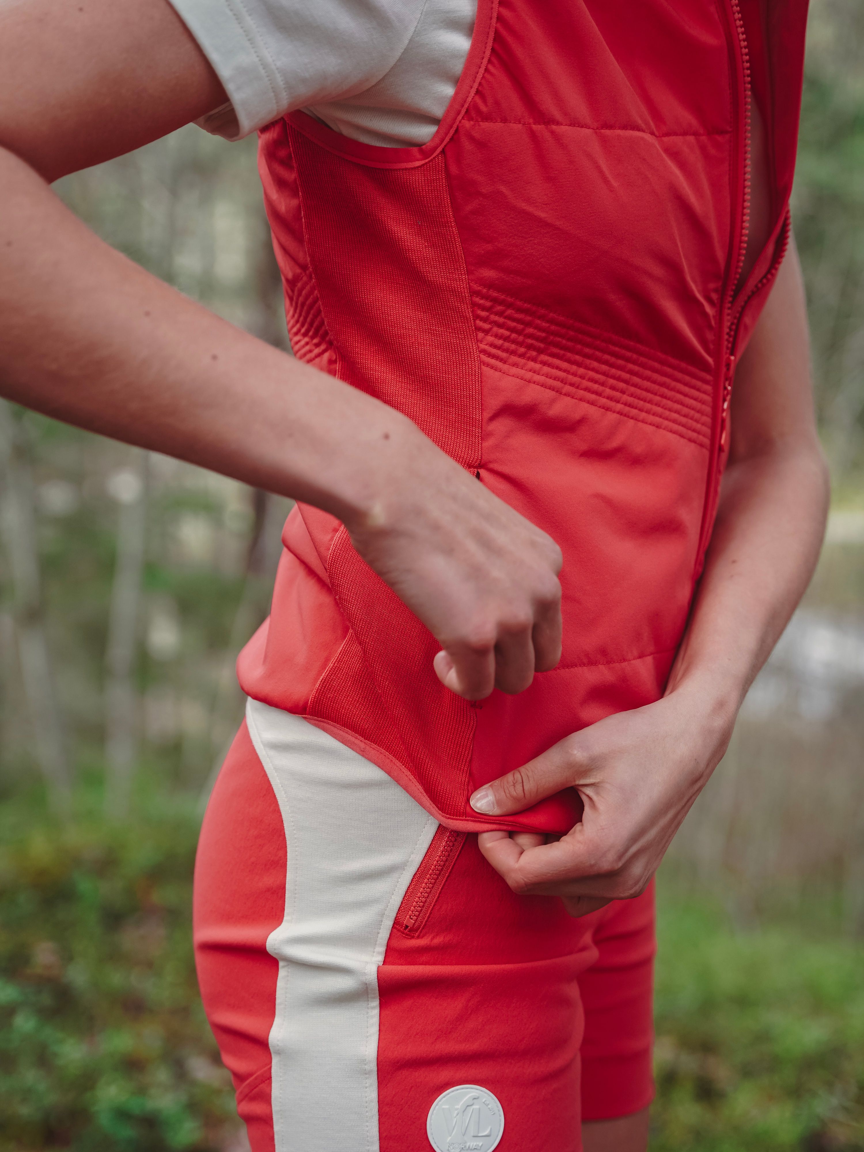 Rena Vest With Wool Padding Tomato Puree