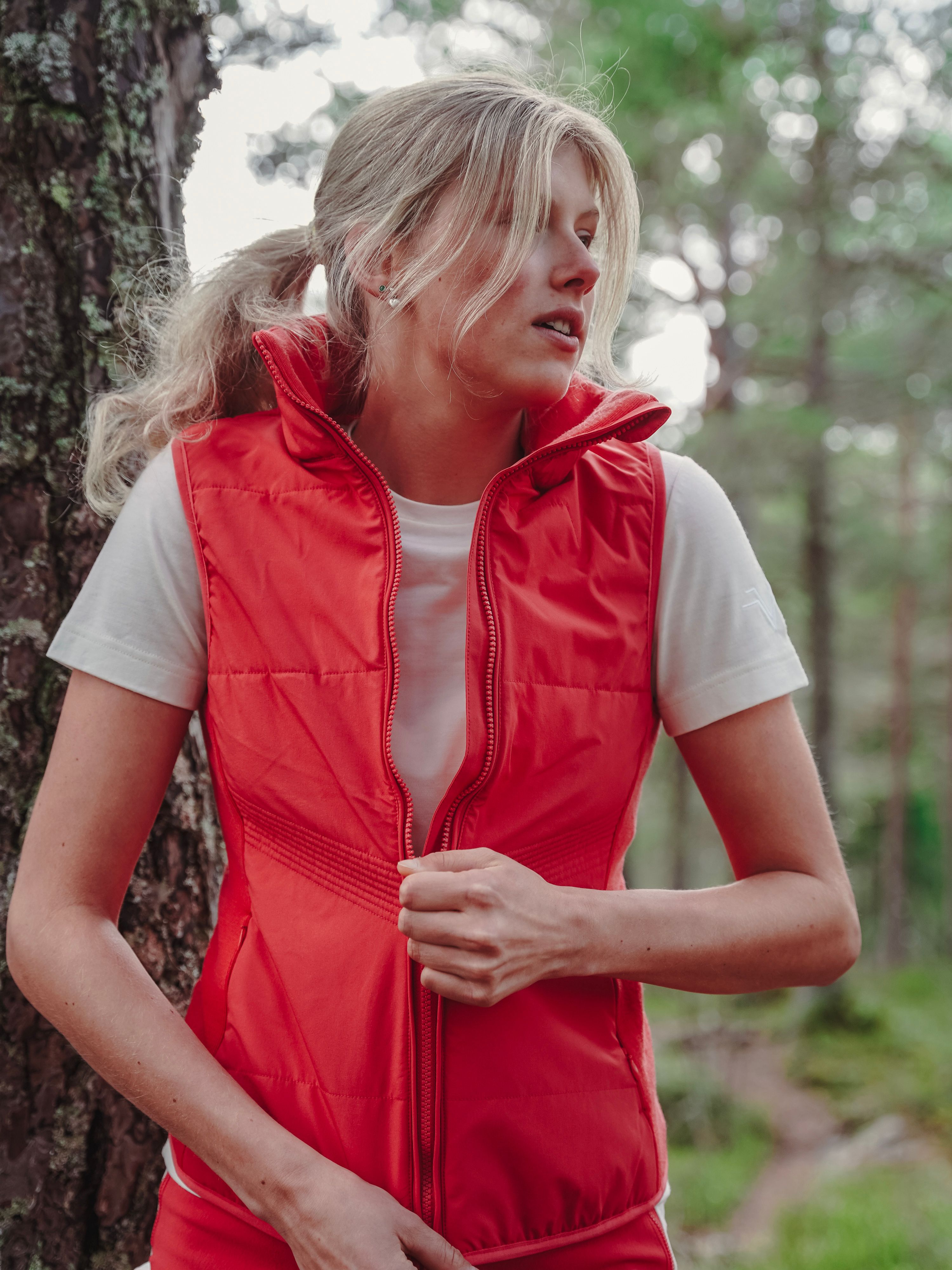 Rena Vest With Wool Padding Tomato Puree