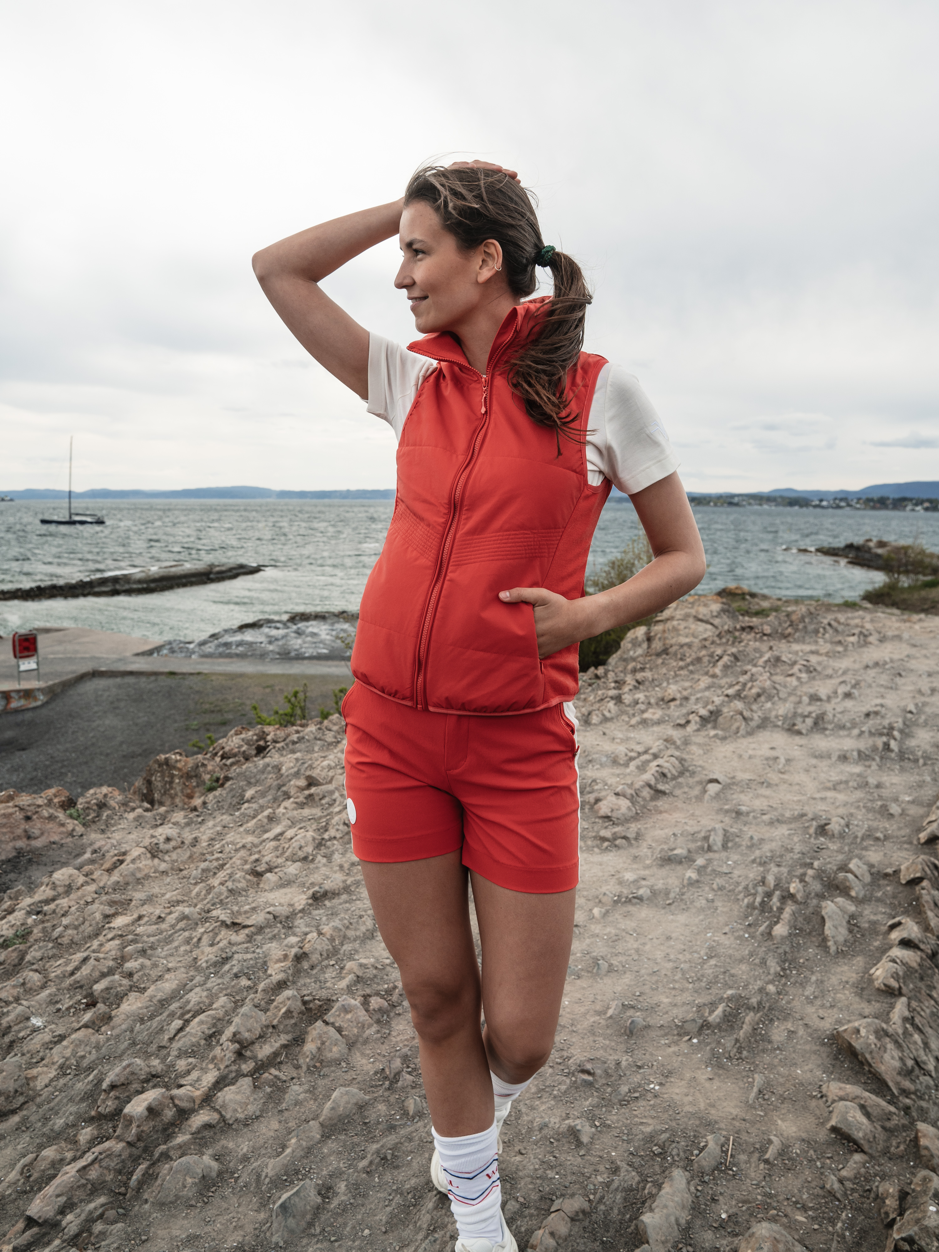 Rena Vest With Wool Padding Tomato Puree