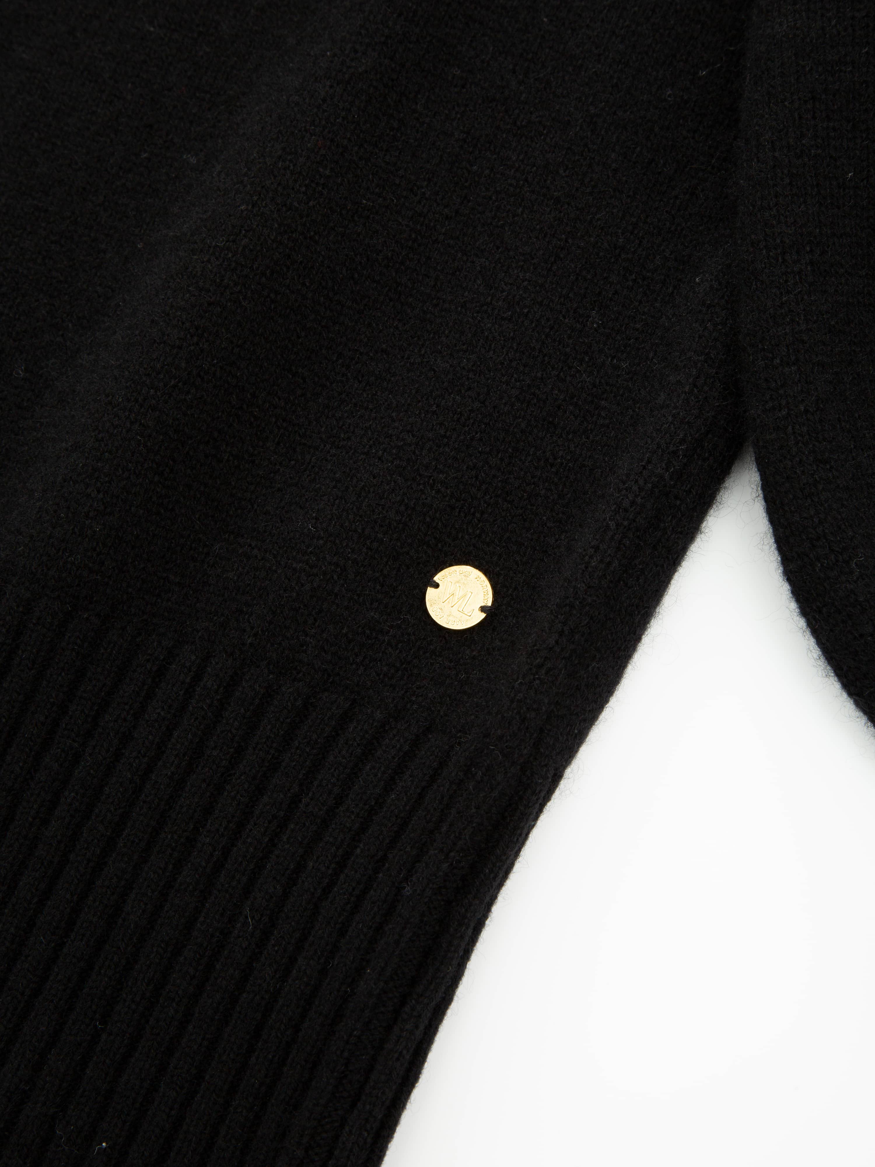 Alnestinden Cashmere Sweater Black