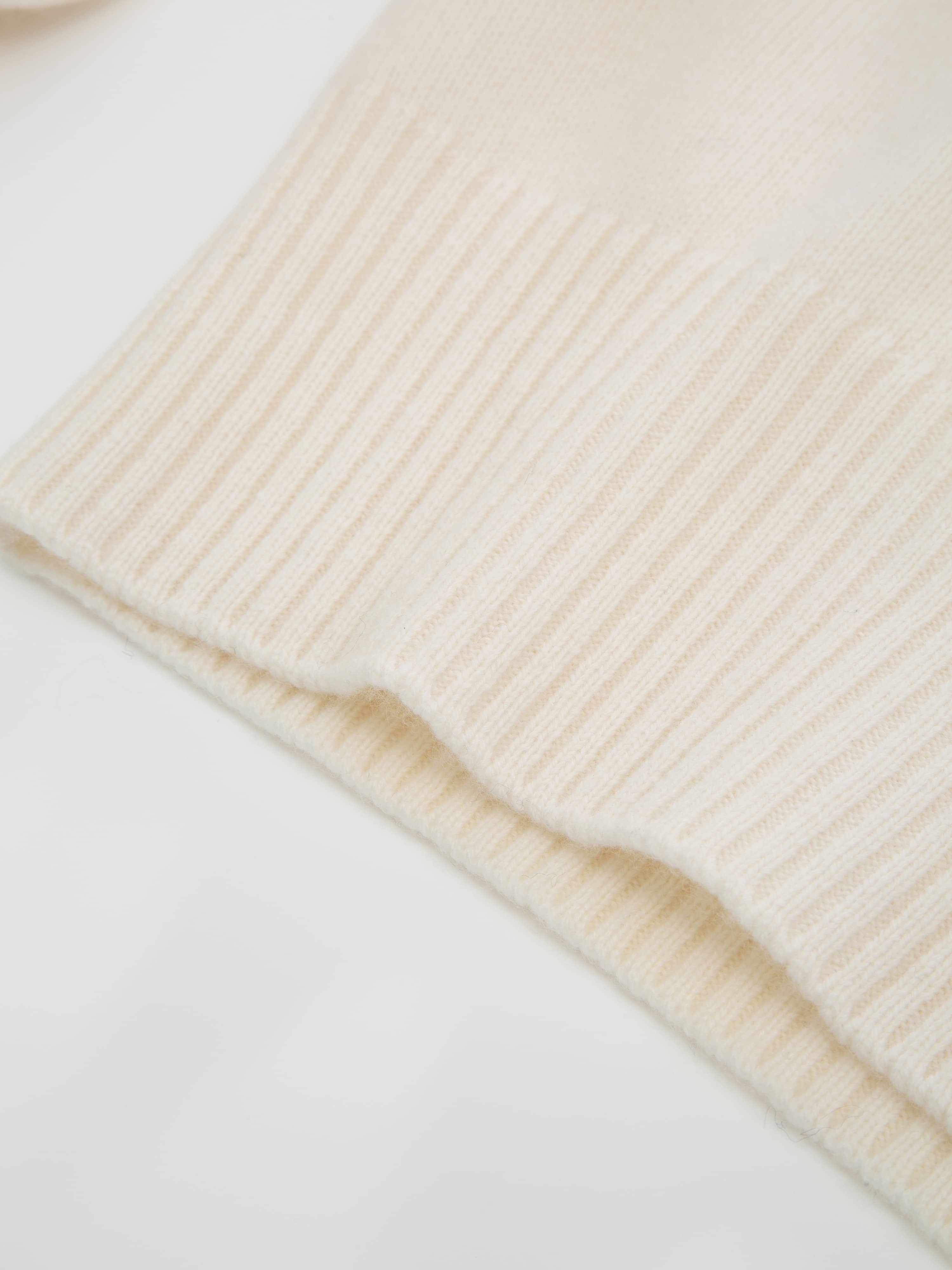 Alnestinden Cashmere Sweater White