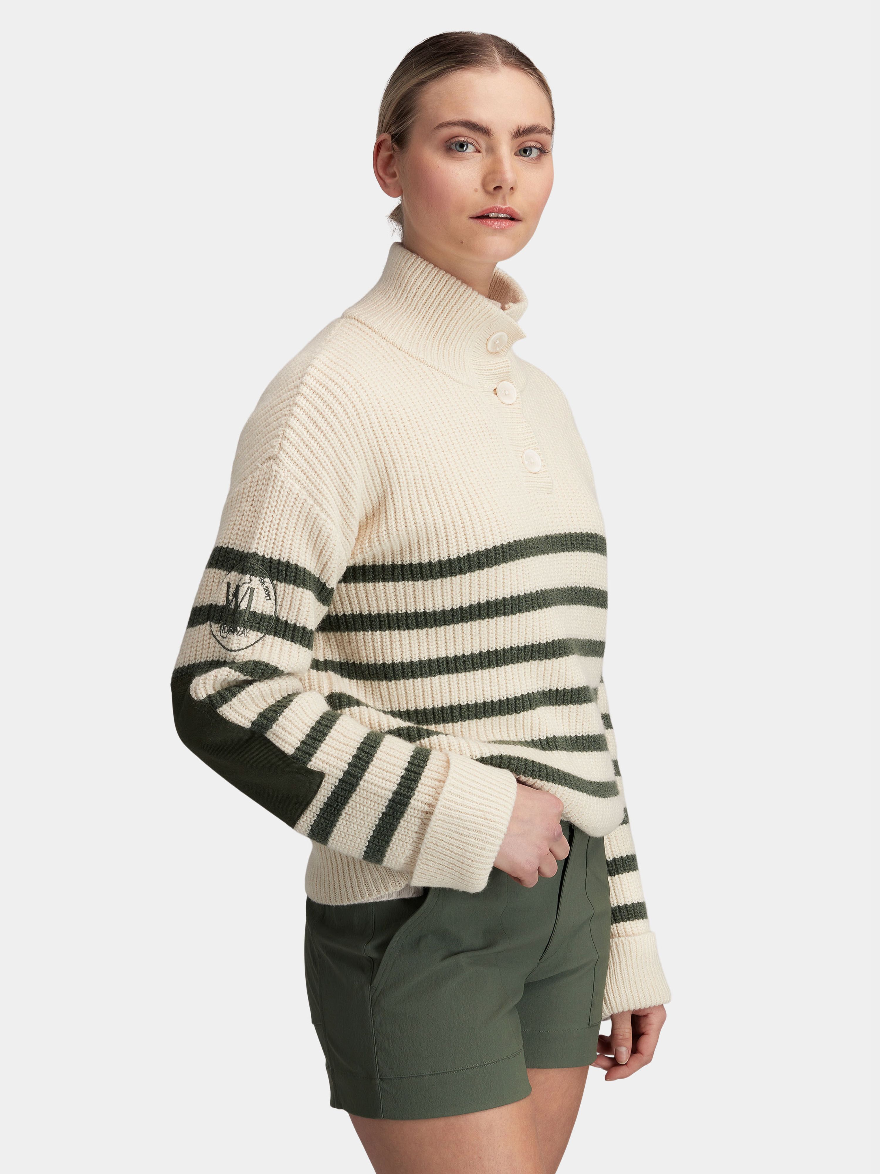 Lomseggen Knitted Sweater White Swan