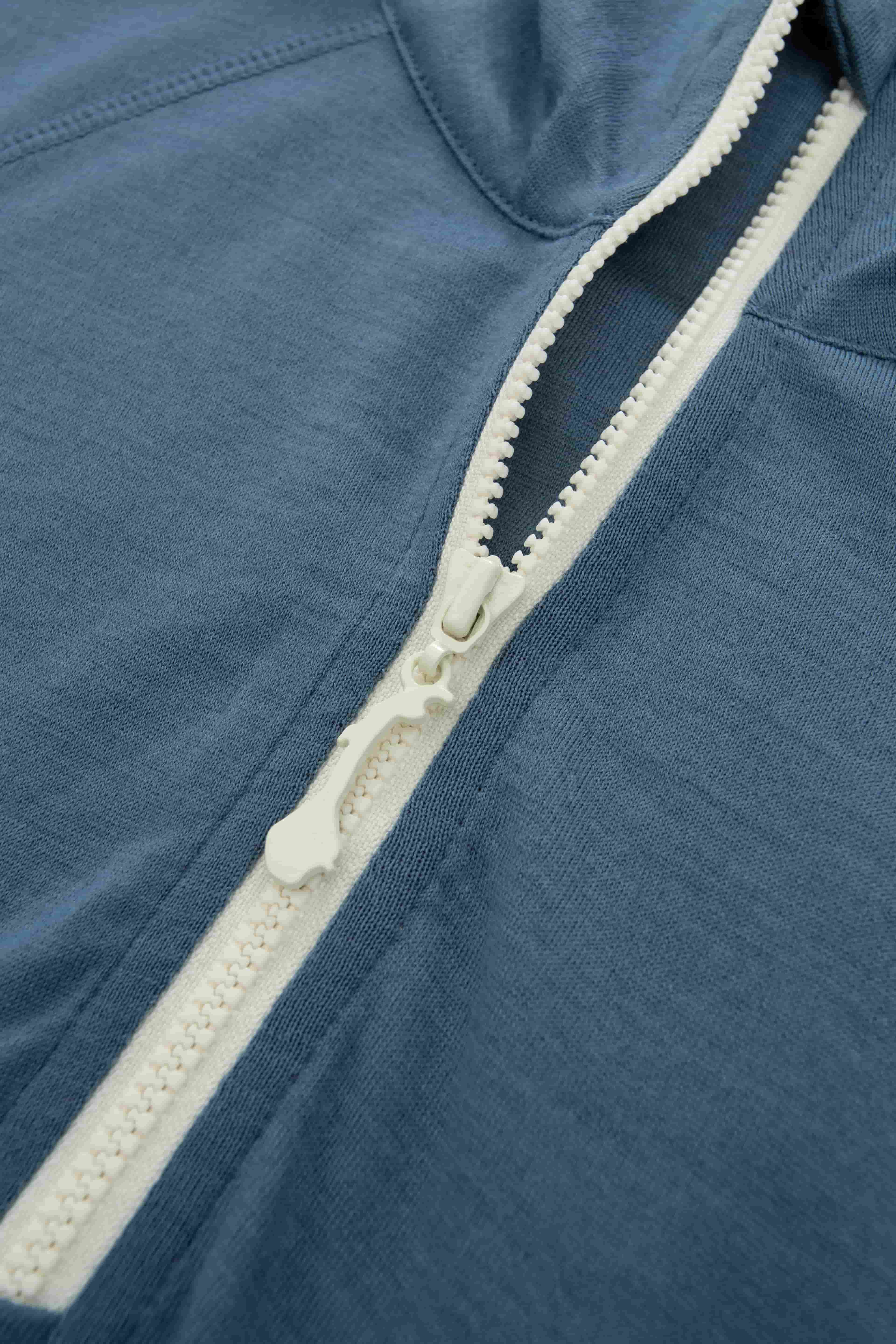 Hilleknuten Long Sleeve Sweater Lake