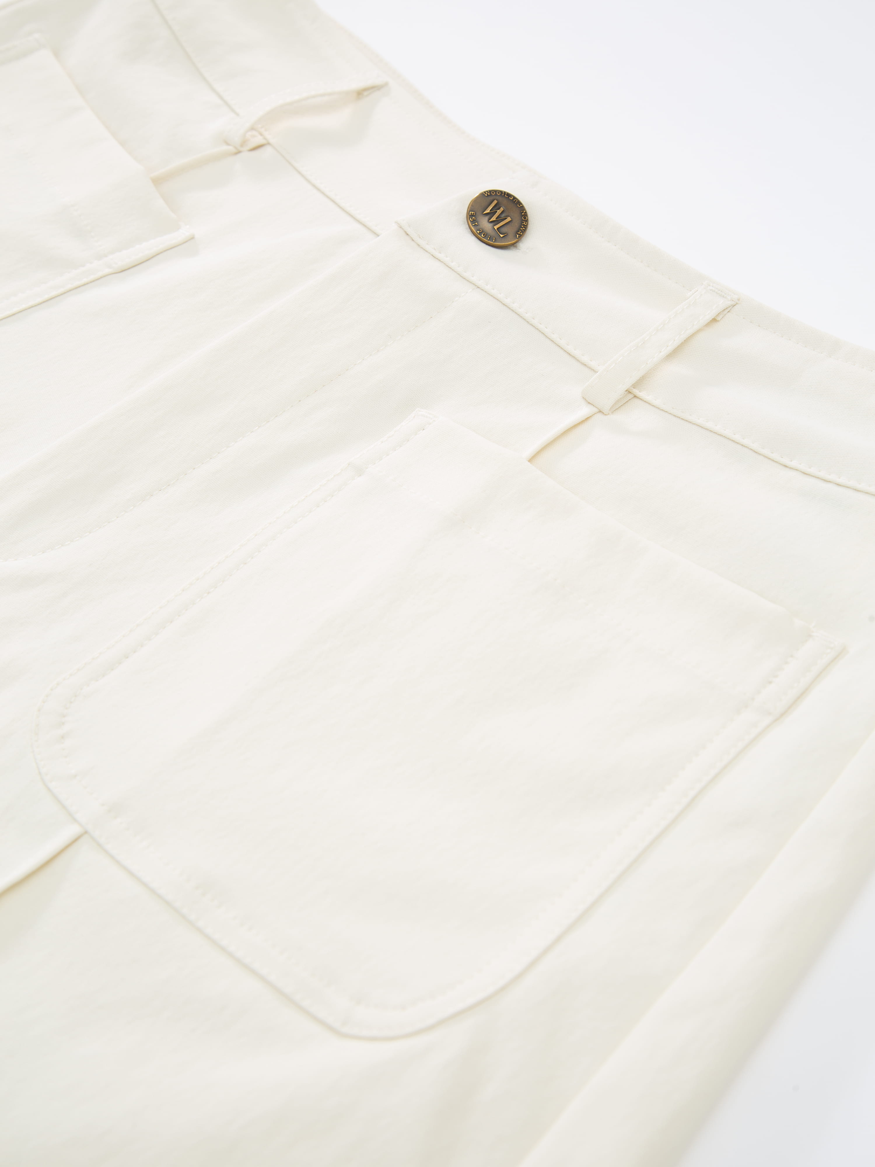 Hvaler Shorts White Swan