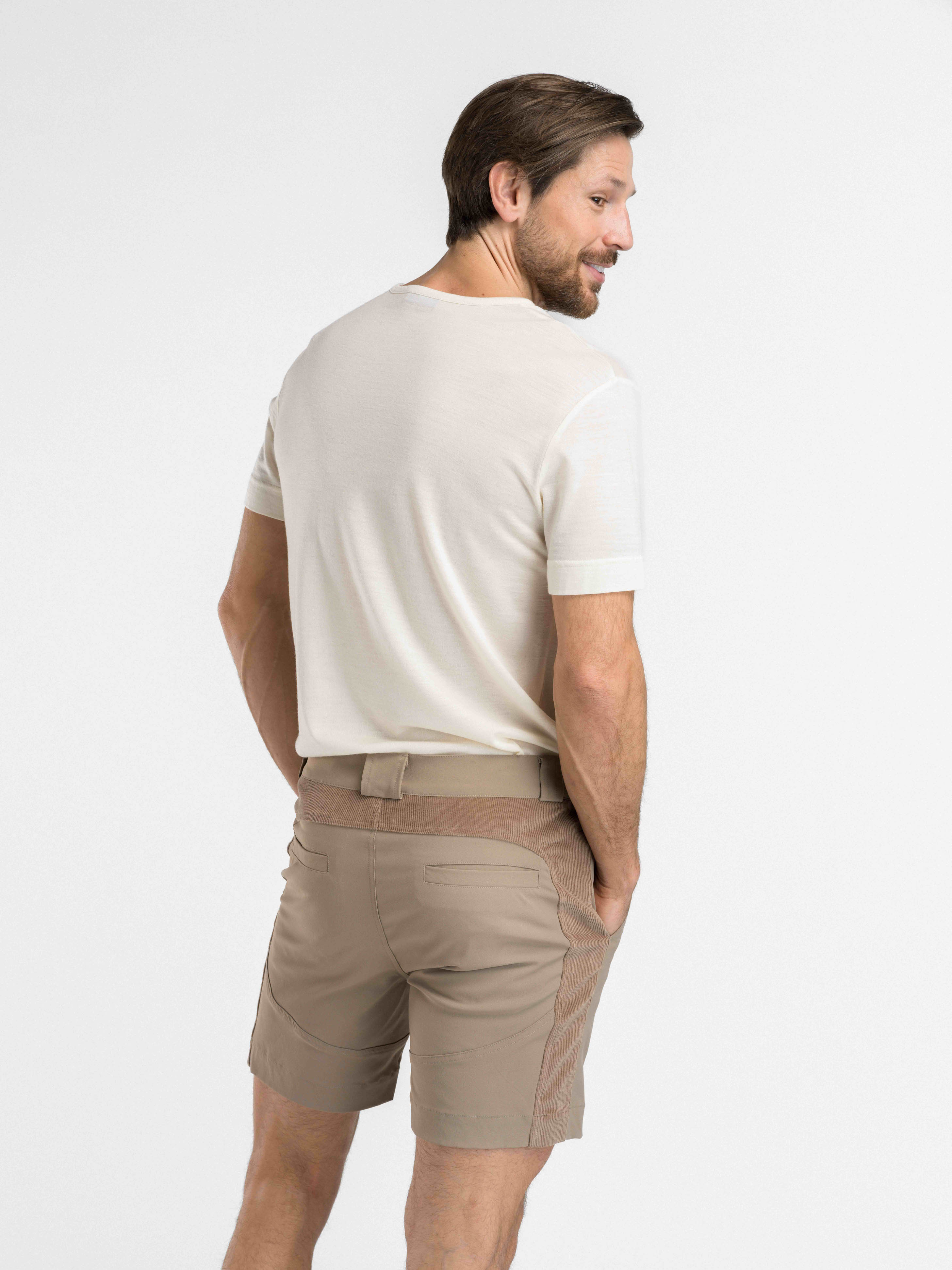 Romsdalseggen Courderoy Shorts Driftwood