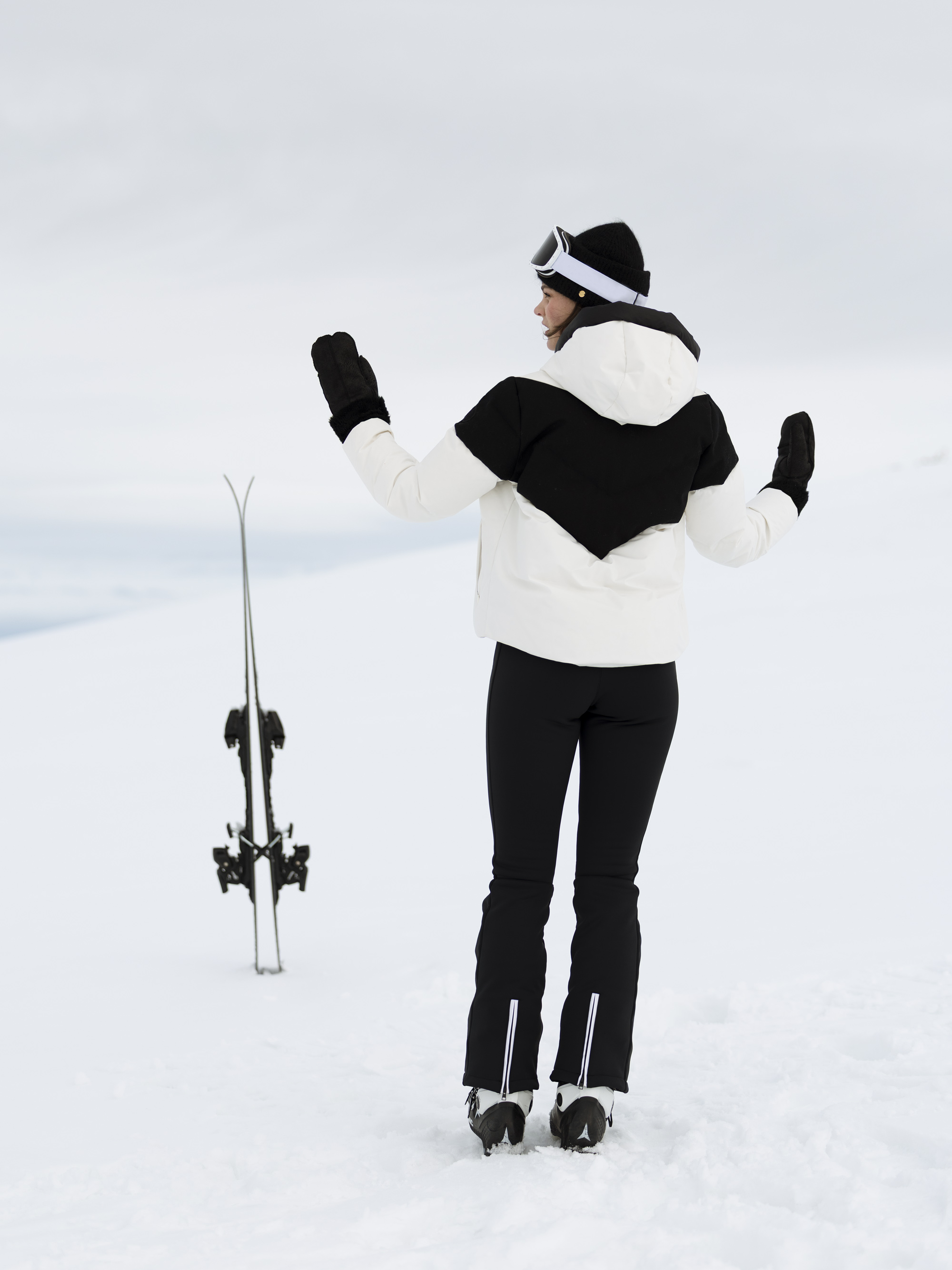 Galdhøpiggen Down Jacket  White Swan