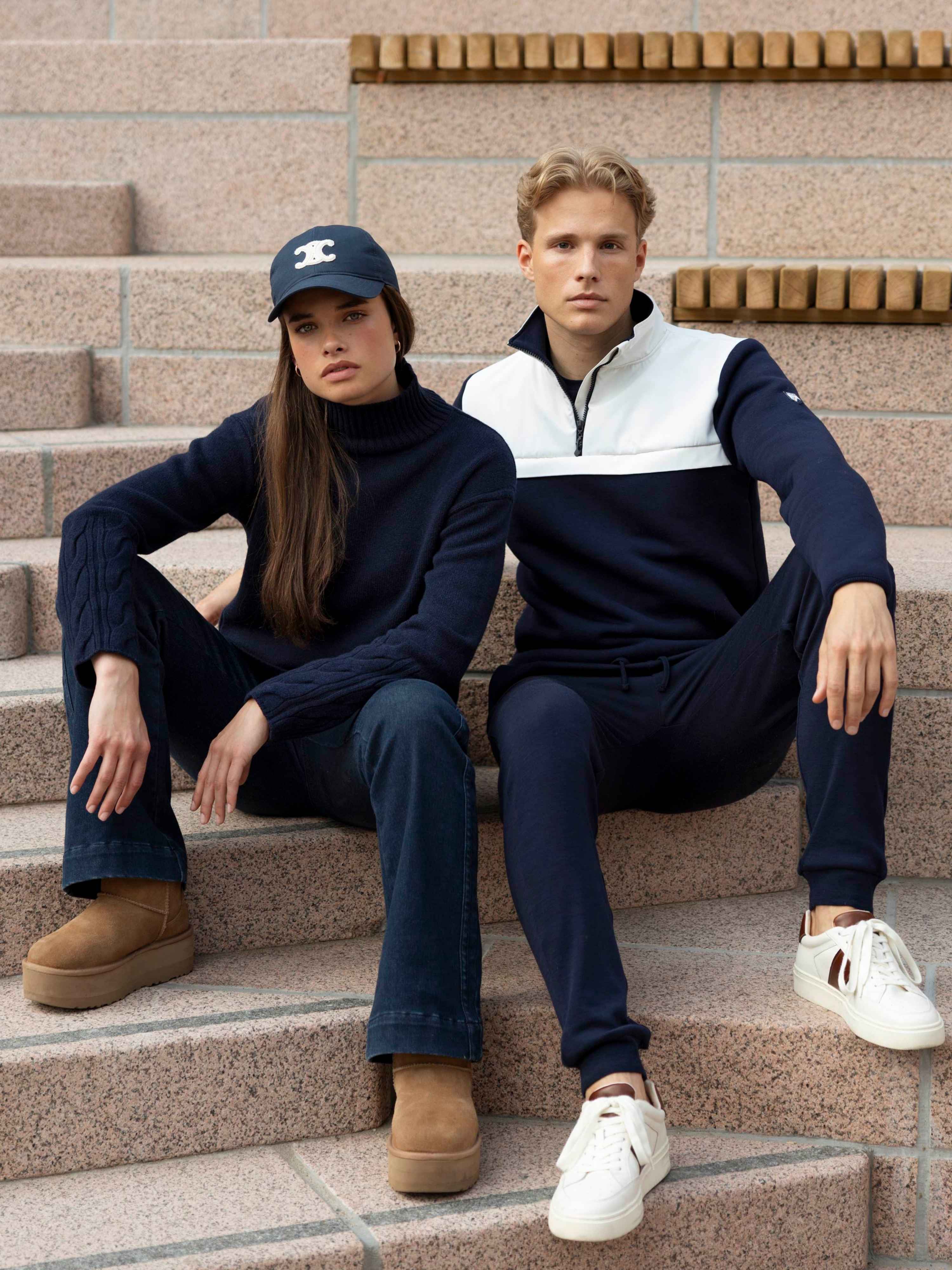 Hettpiggen Strikkegenser  Blue Ink