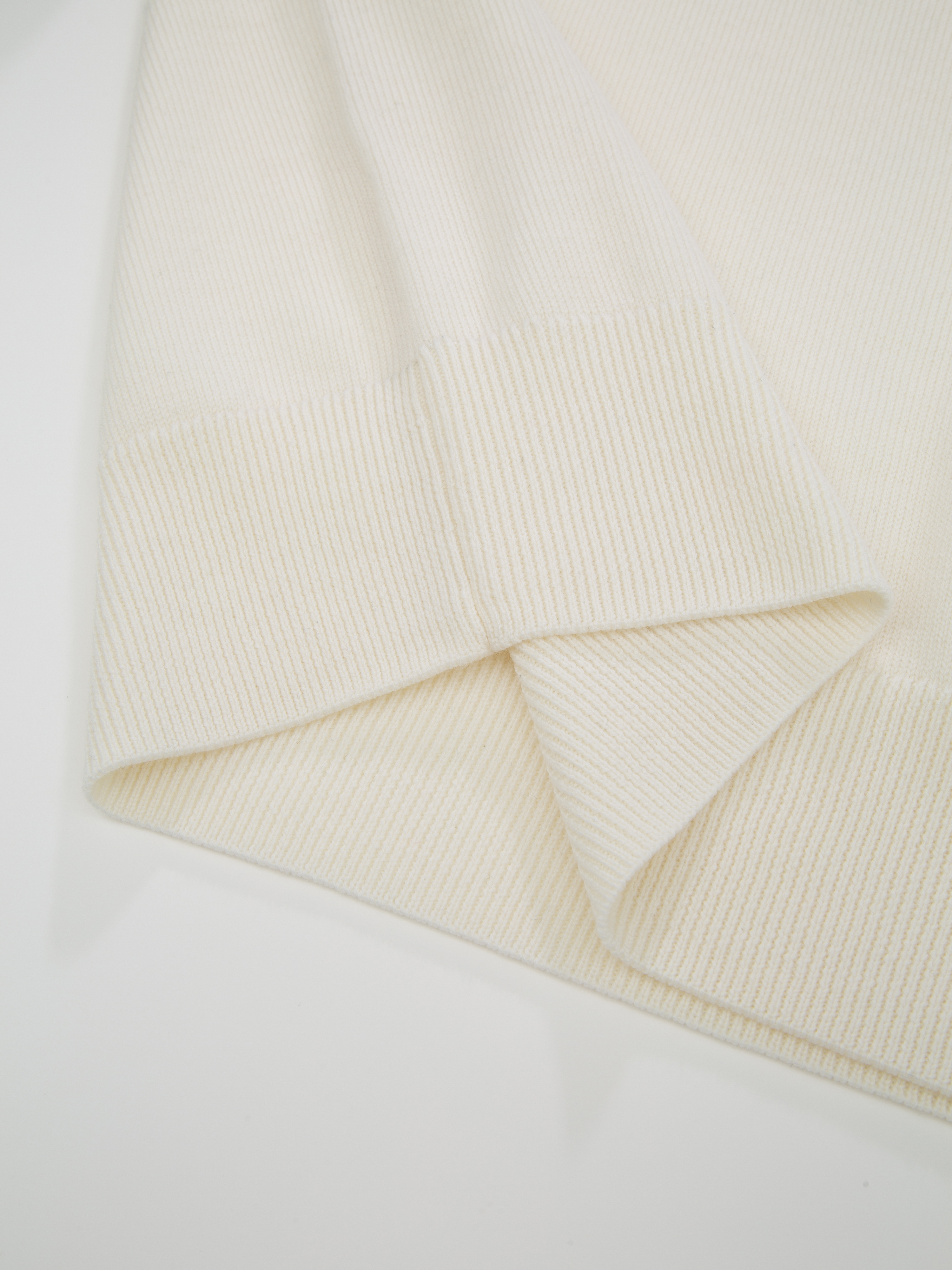 Sentraltind Wool Sweater Snow White