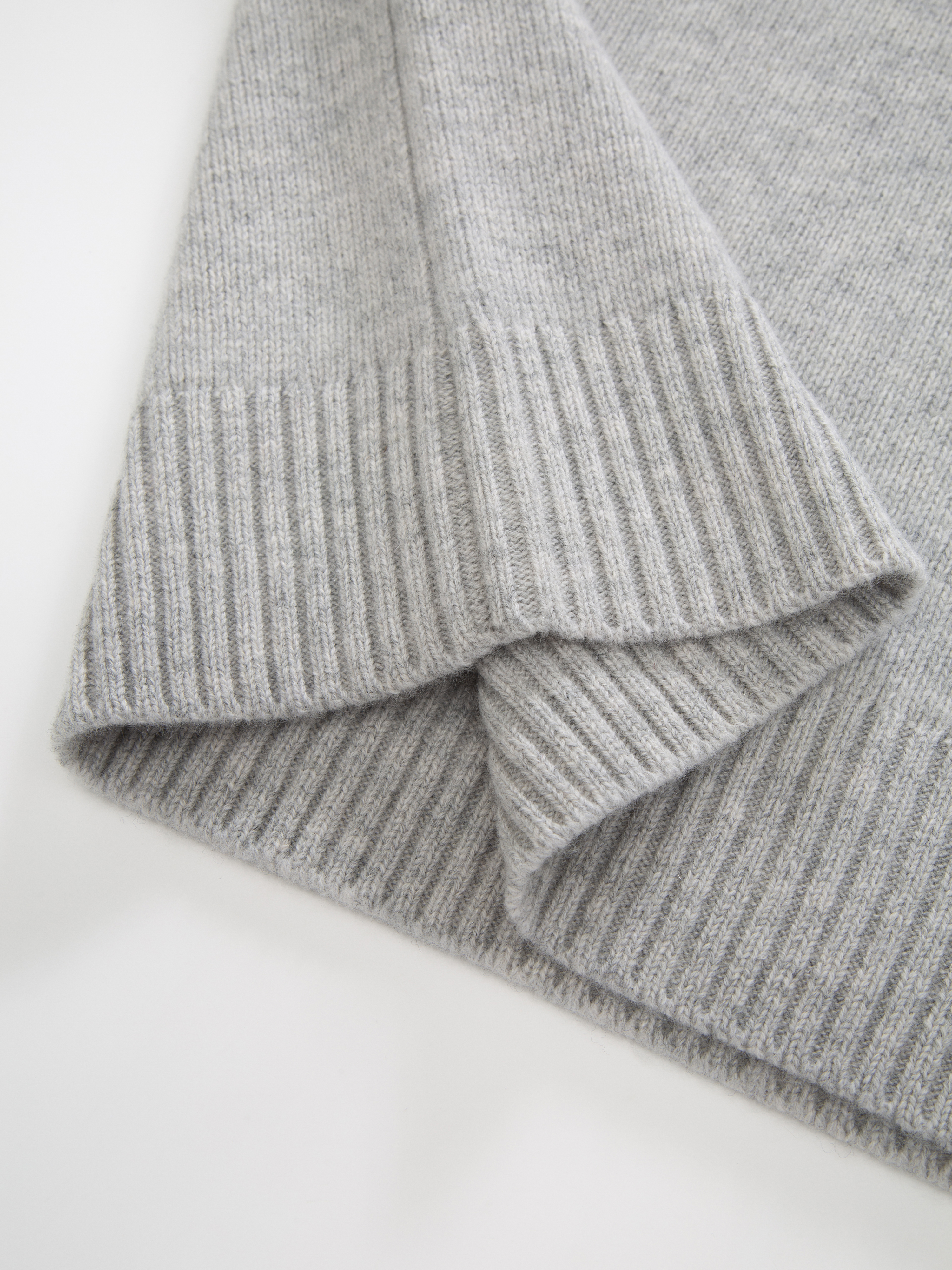 Snøheim Knitted Sweater  Grey