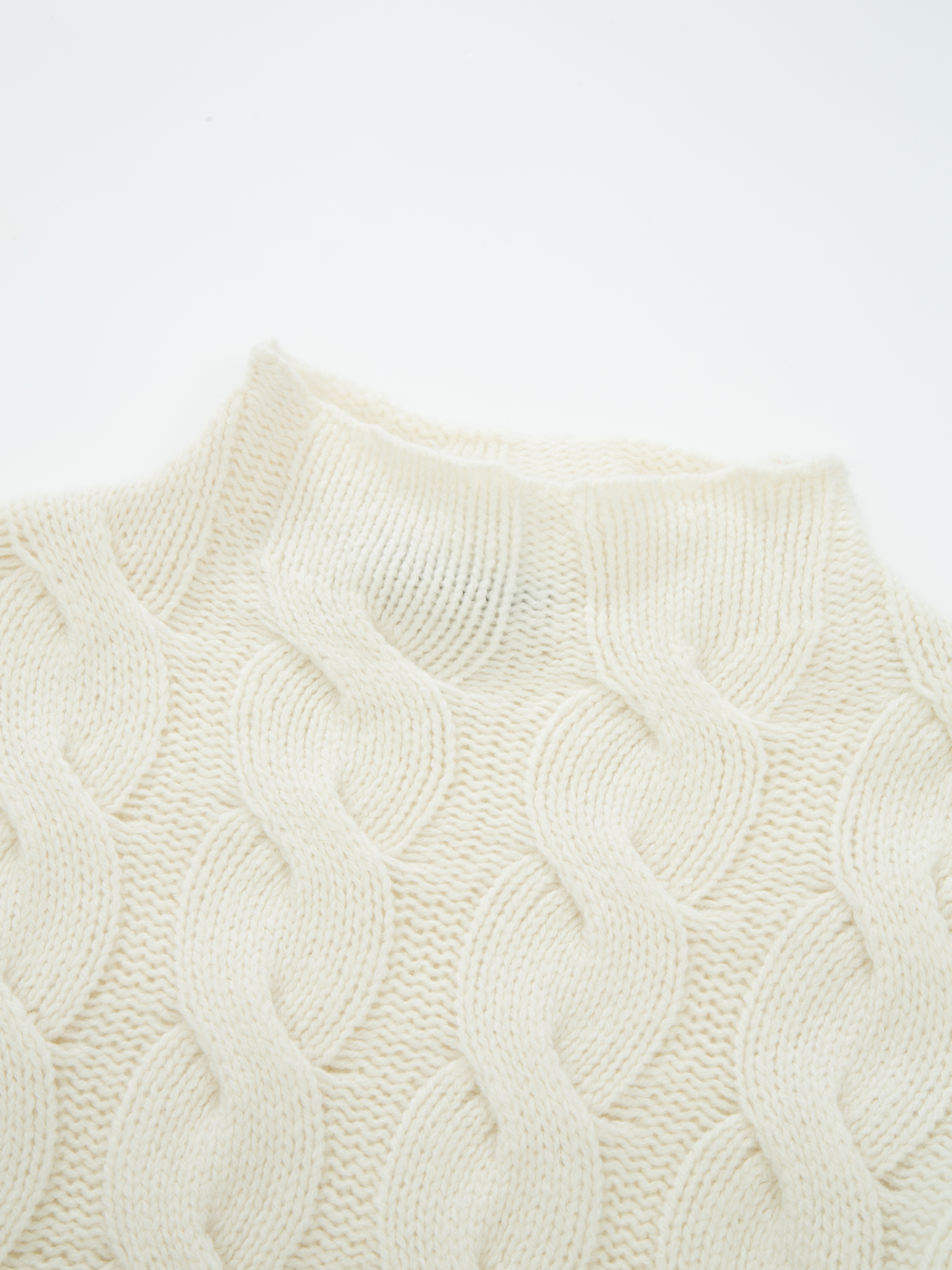 Vindfjellet Cable Sweater Woman White