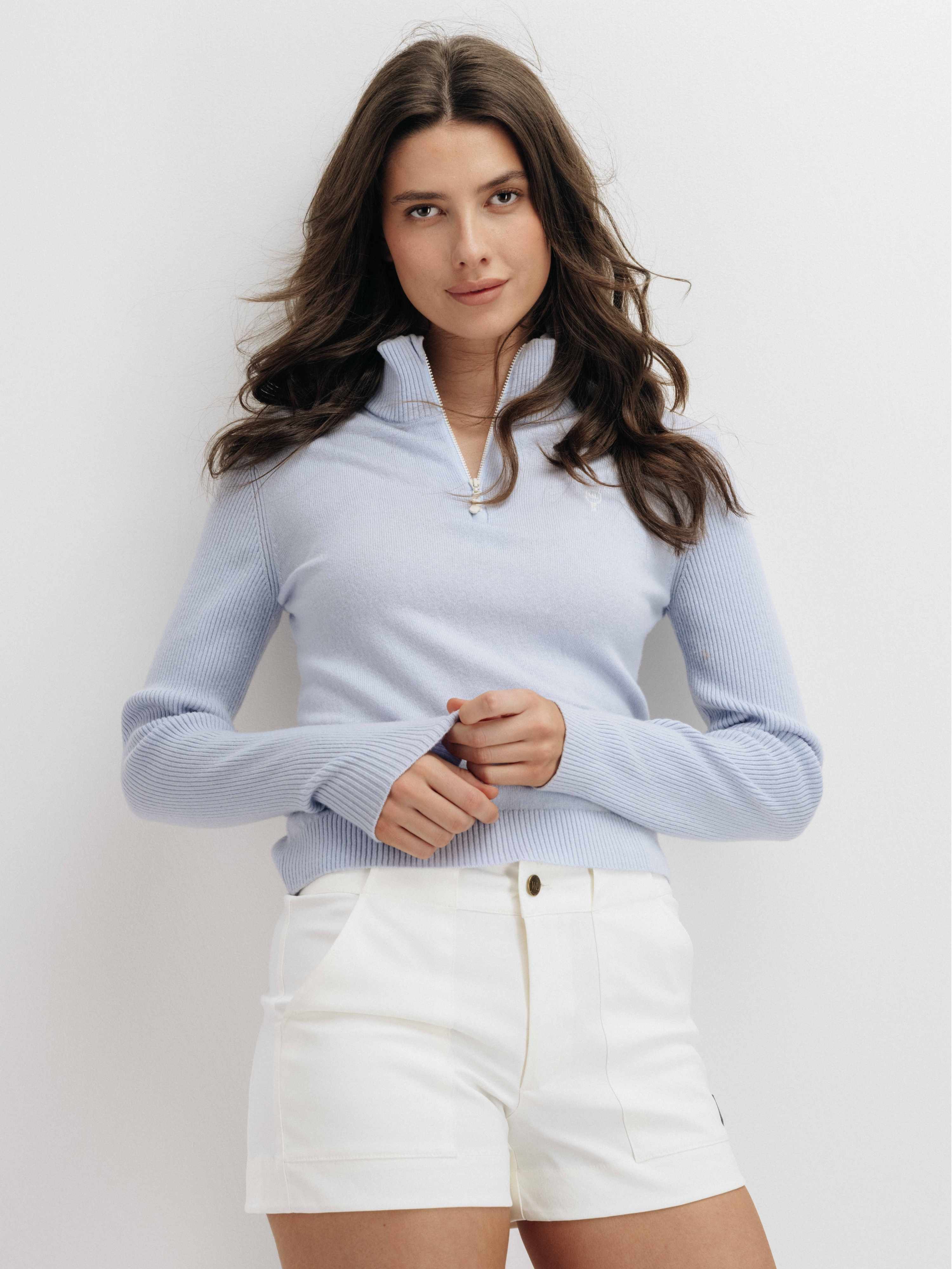 Romsdalseggen shorts Snow White