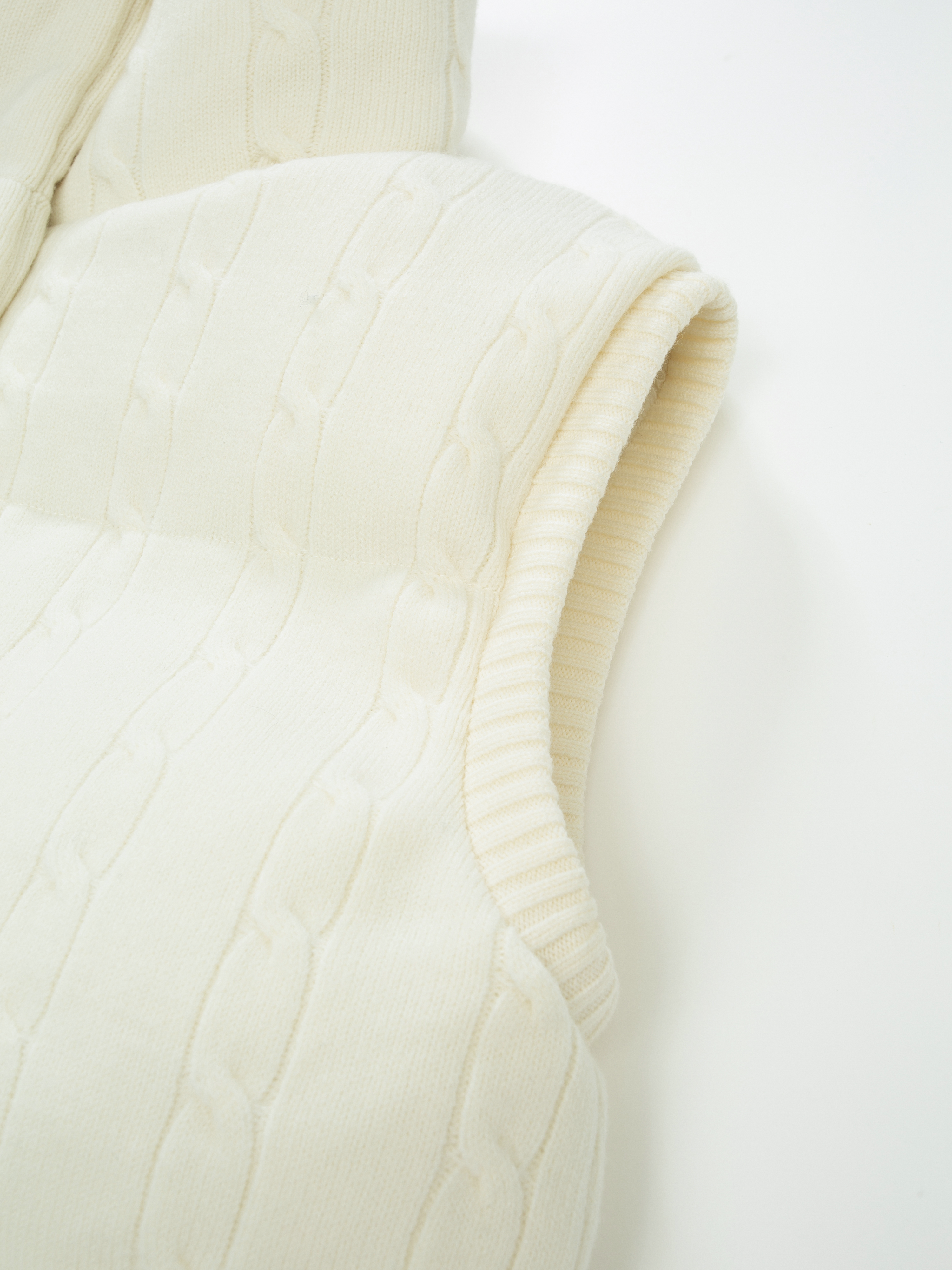 Bitihorn Cable Vest Snow White