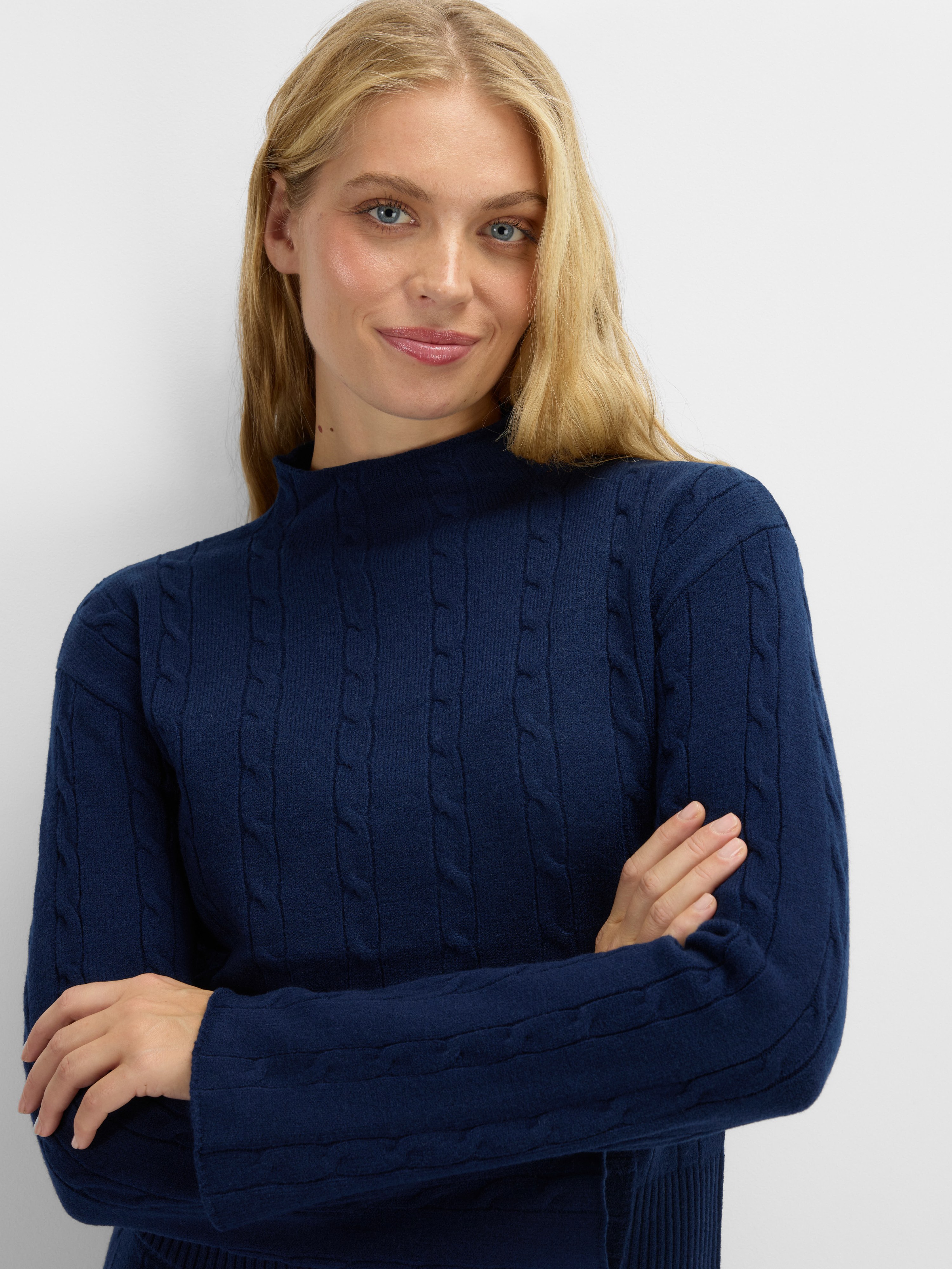 Bitihorn Knitted Cable Sweater  Dark Blue