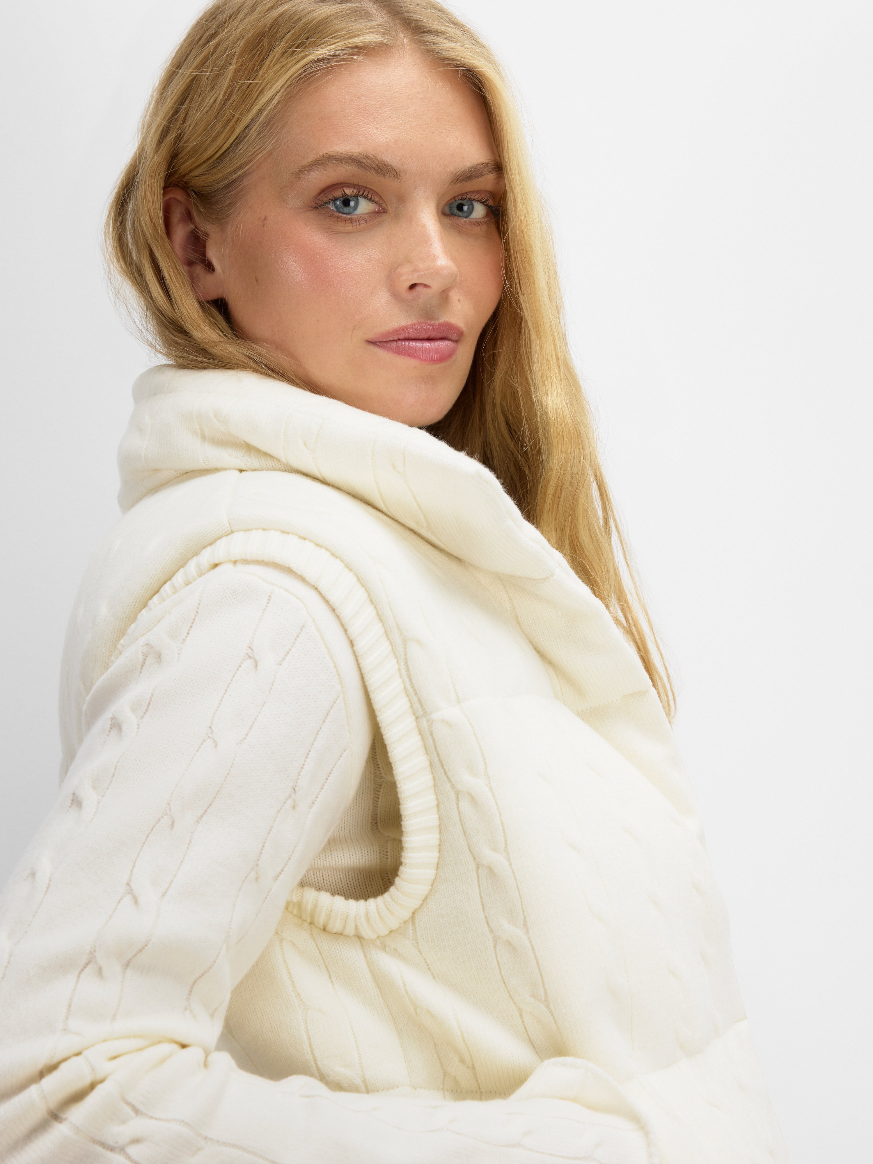 Bitihorn Cable Vest Snow White