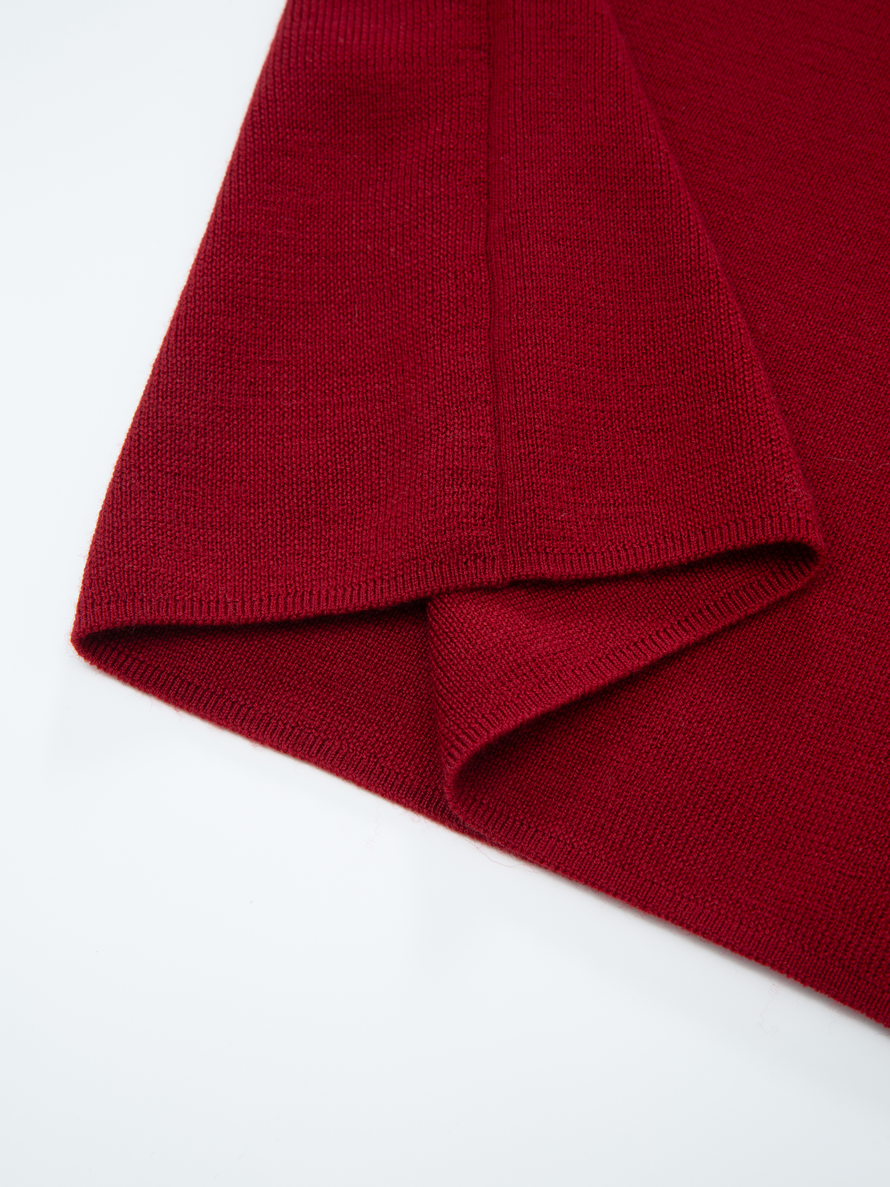 Lifjellet Knitted Roundneck Woman Ruby Red
