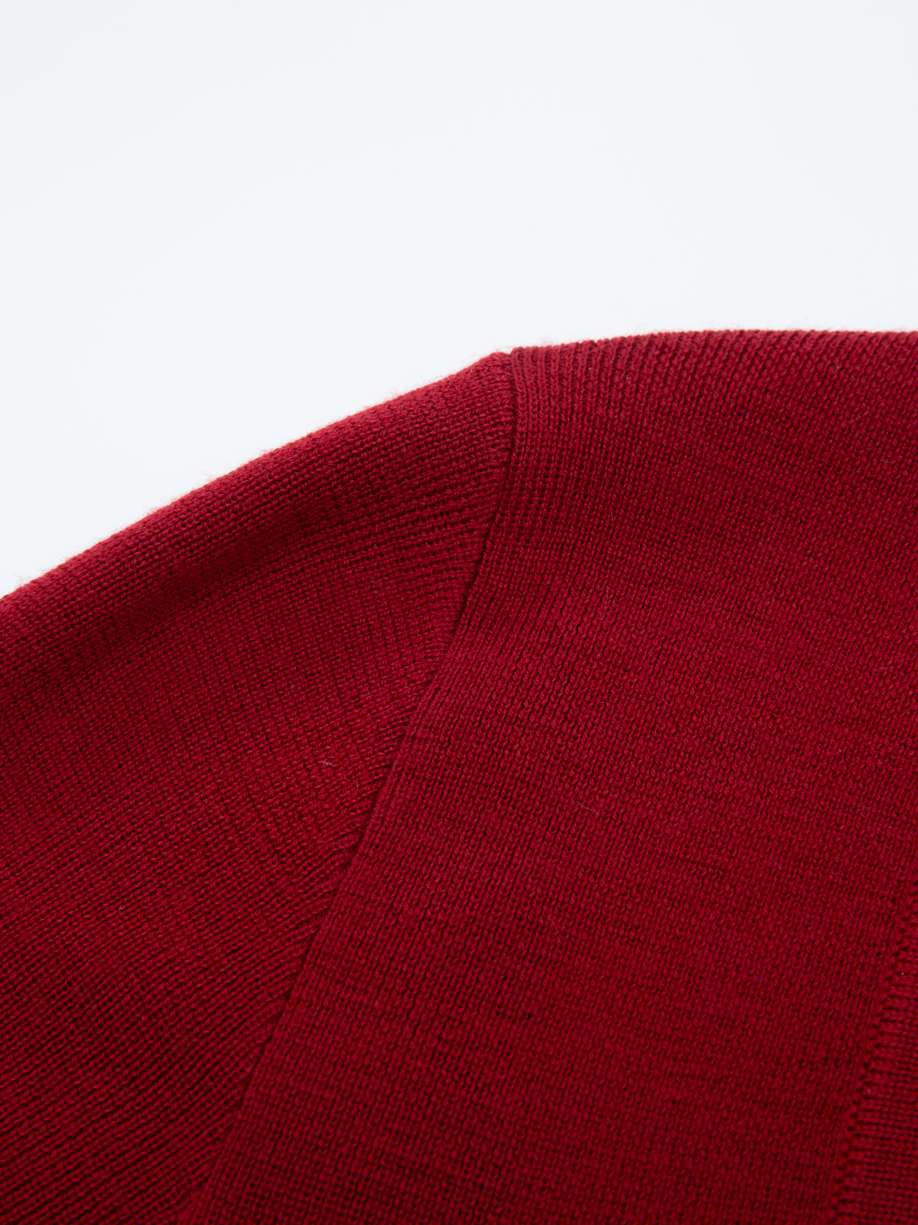 Lifjellet Knitted Roundneck Woman Ruby Red