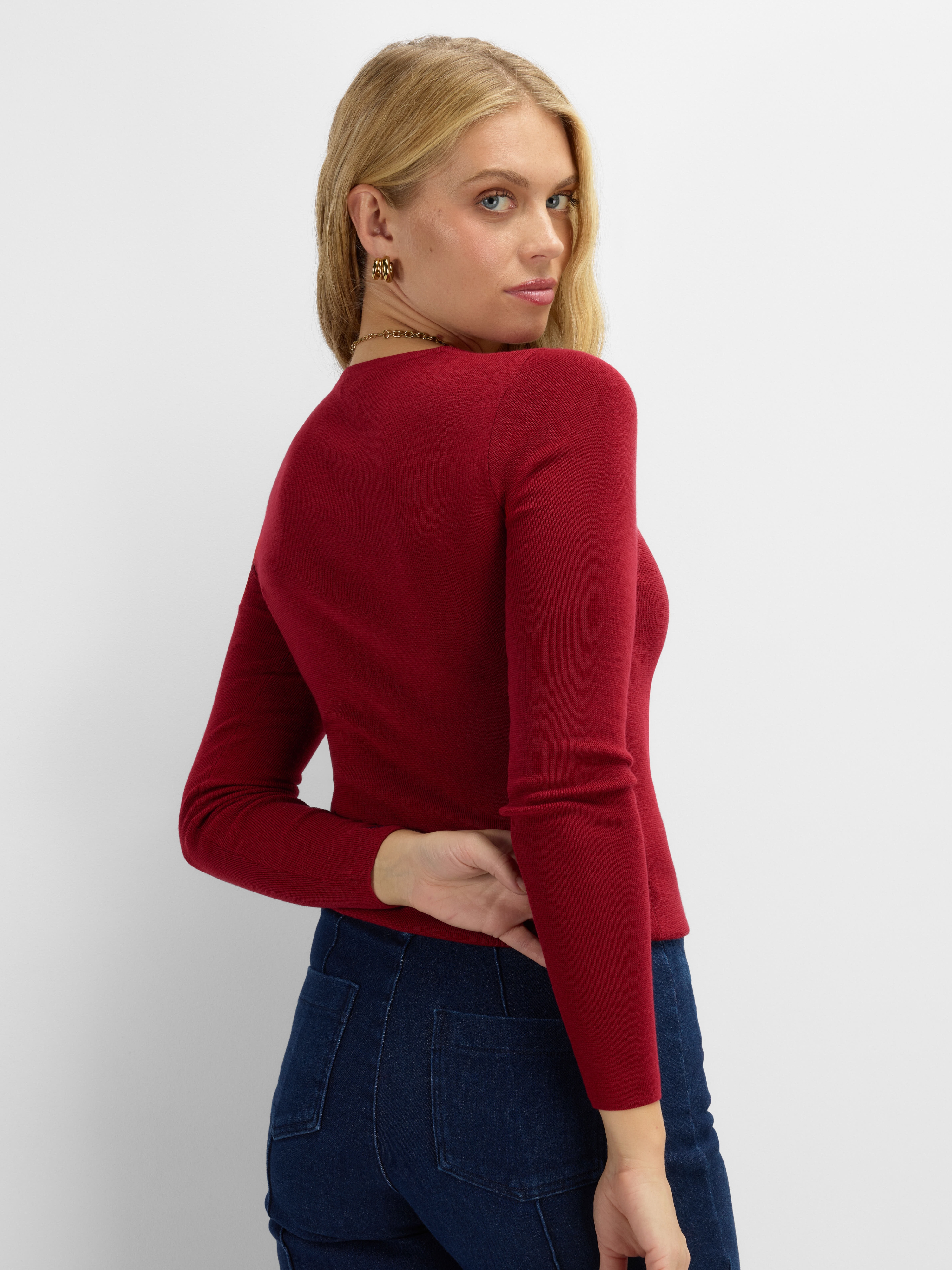 Lifjellet Knitted Roundneck Woman Ruby Red