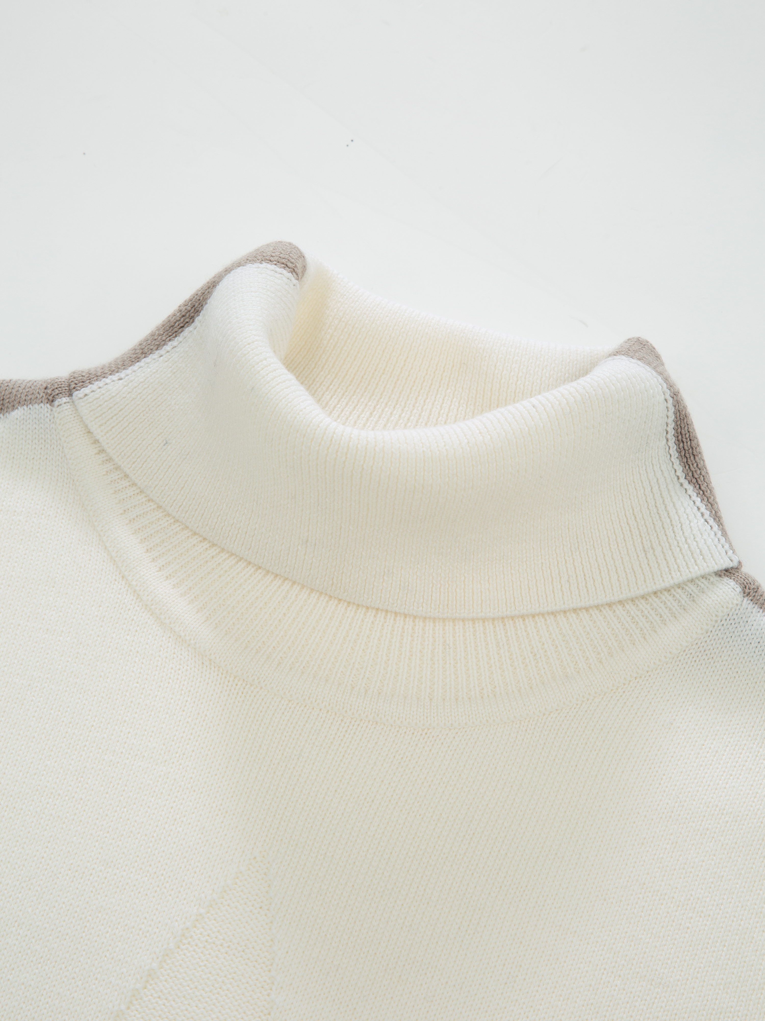 Sentraltind Knitted Sweater Latte