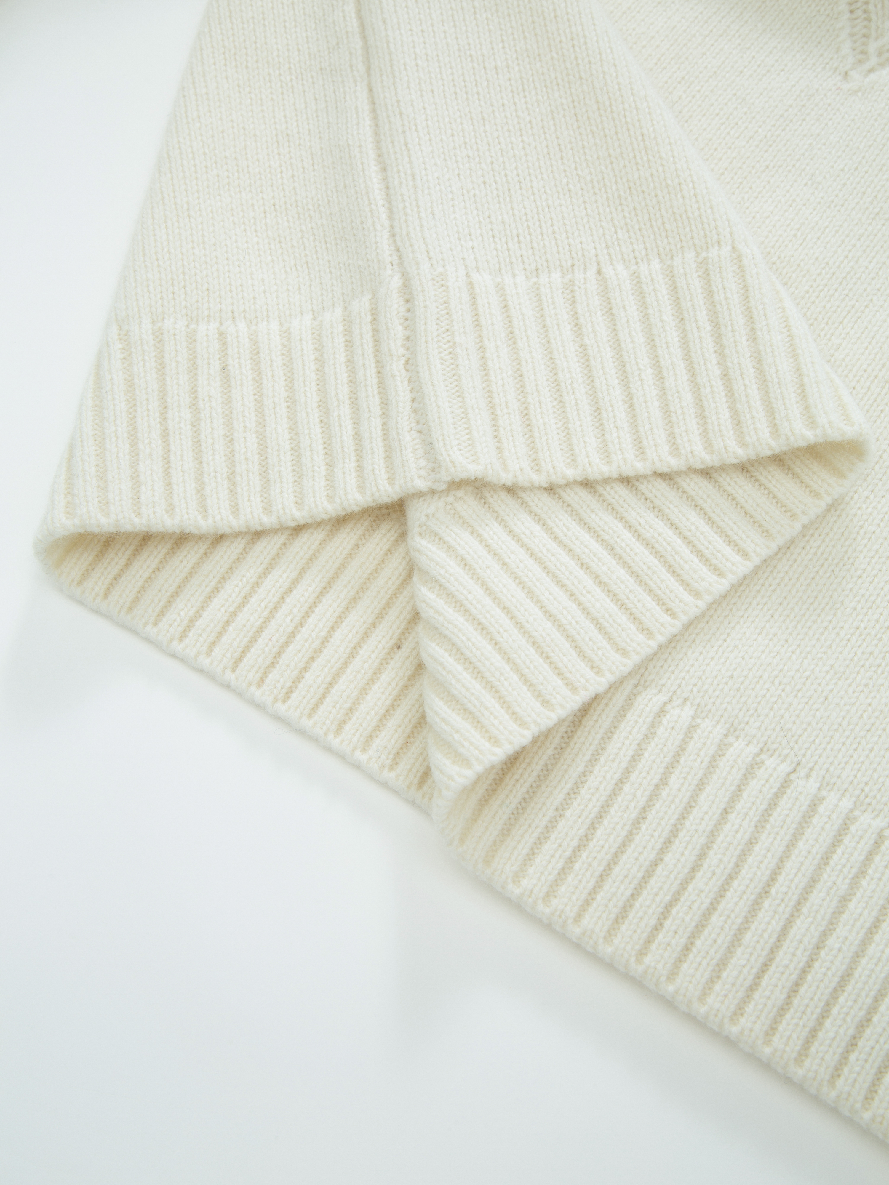 Skaget Knitted Sweater Woman Snow White
