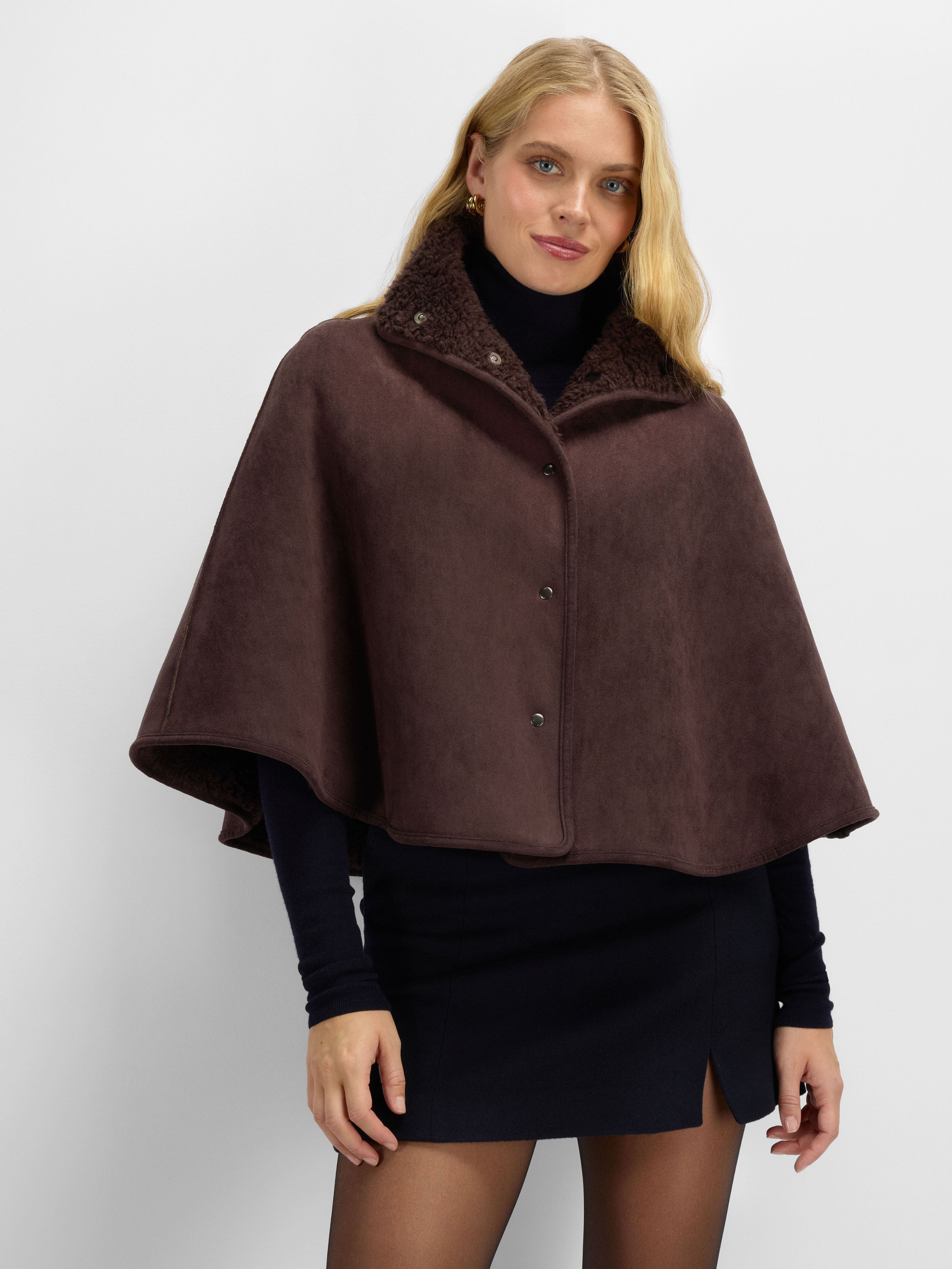 Solbakken Lambwool Cape Mocca