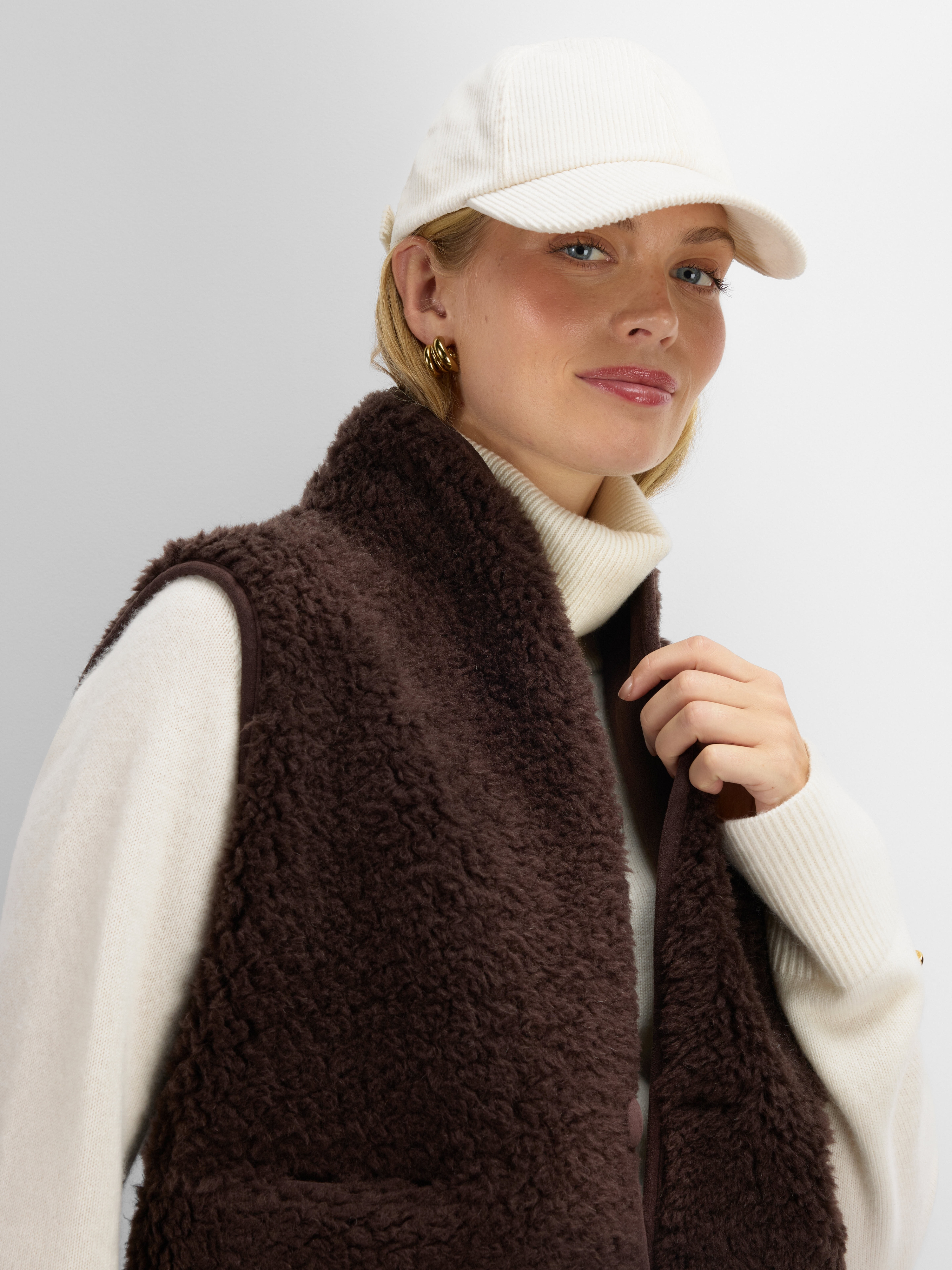 Solbakken Vest Woman Mocca