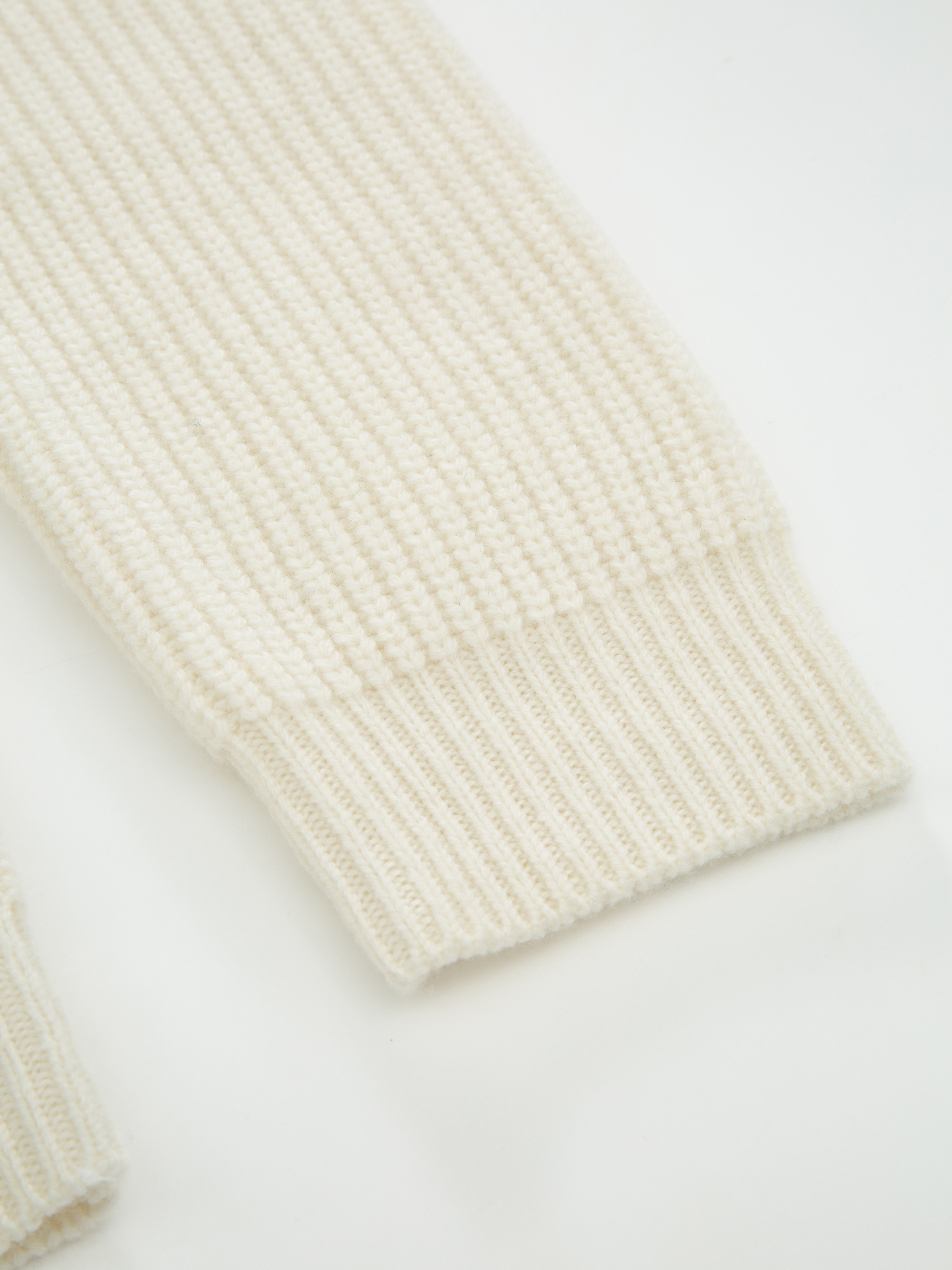 Risdalsfjellet Knitted Sweater Woman White Swan