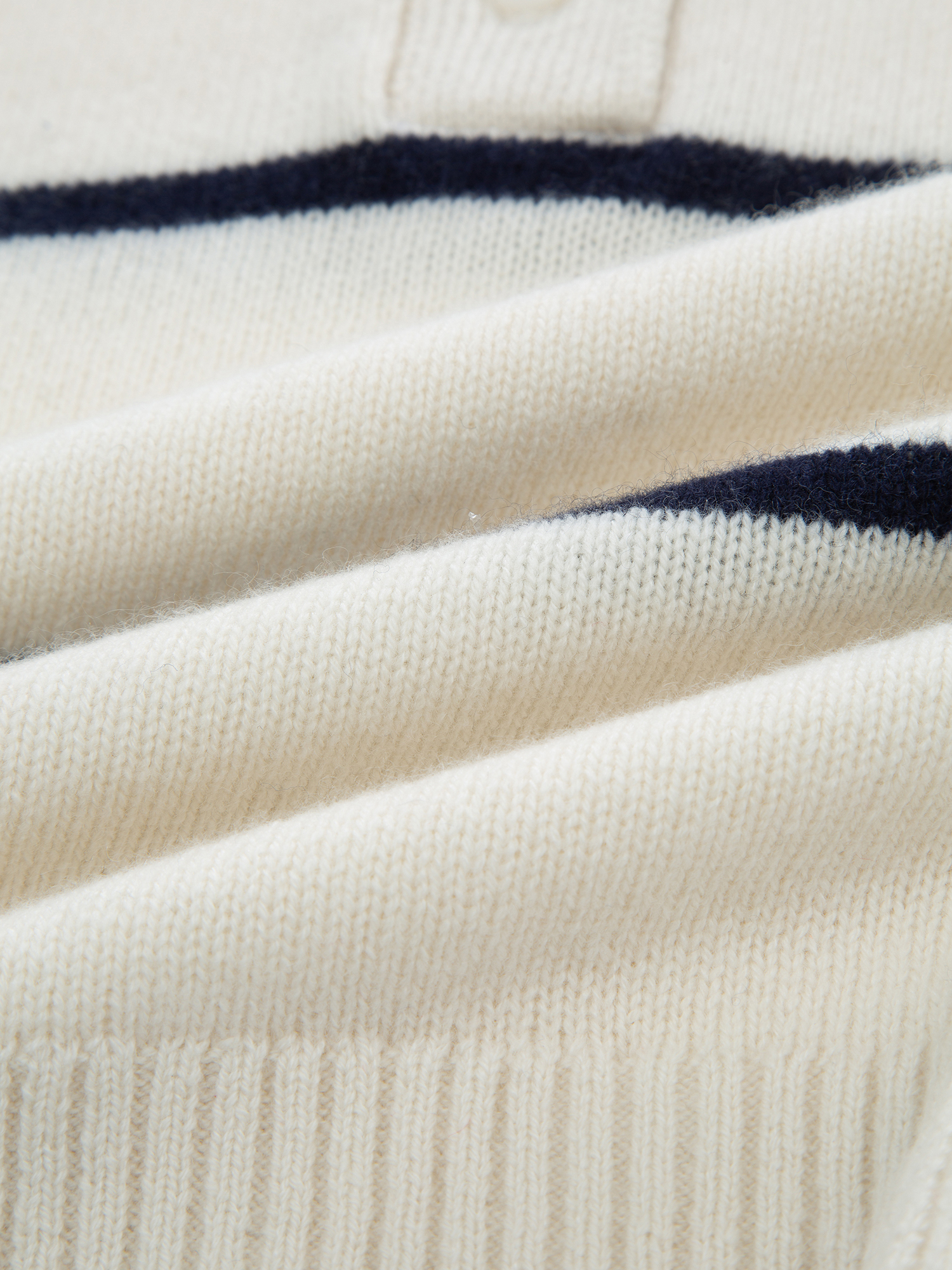 Visbretinden Strikkegenser White