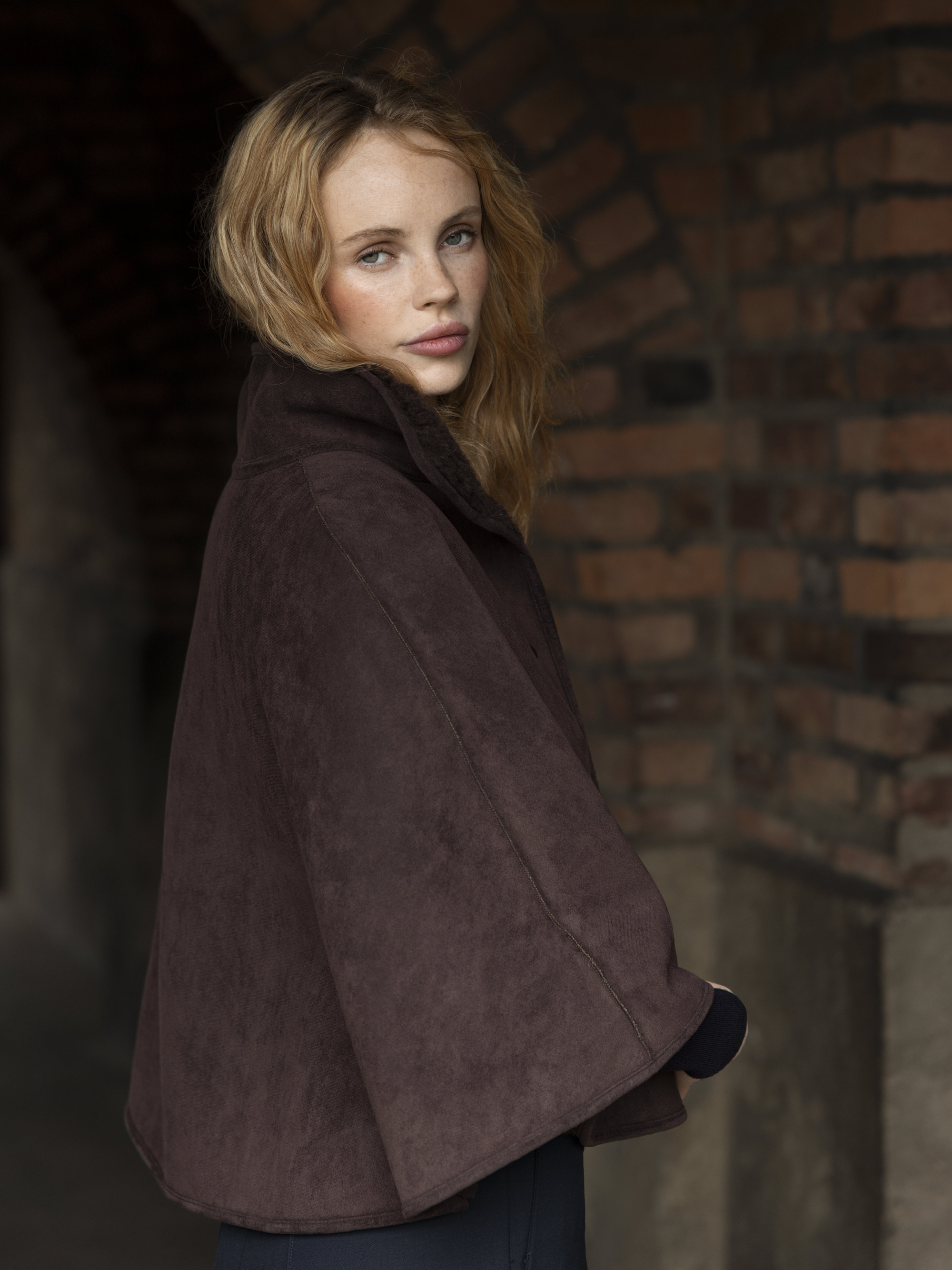 Solbakken Lambwool Cape Mocca
